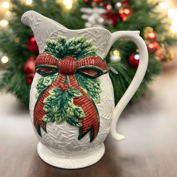 Vintage Inspirado ‘Deck the Holly’ Holiday Pitcher Christmas Holly & Bow design - Picture 1 of 12